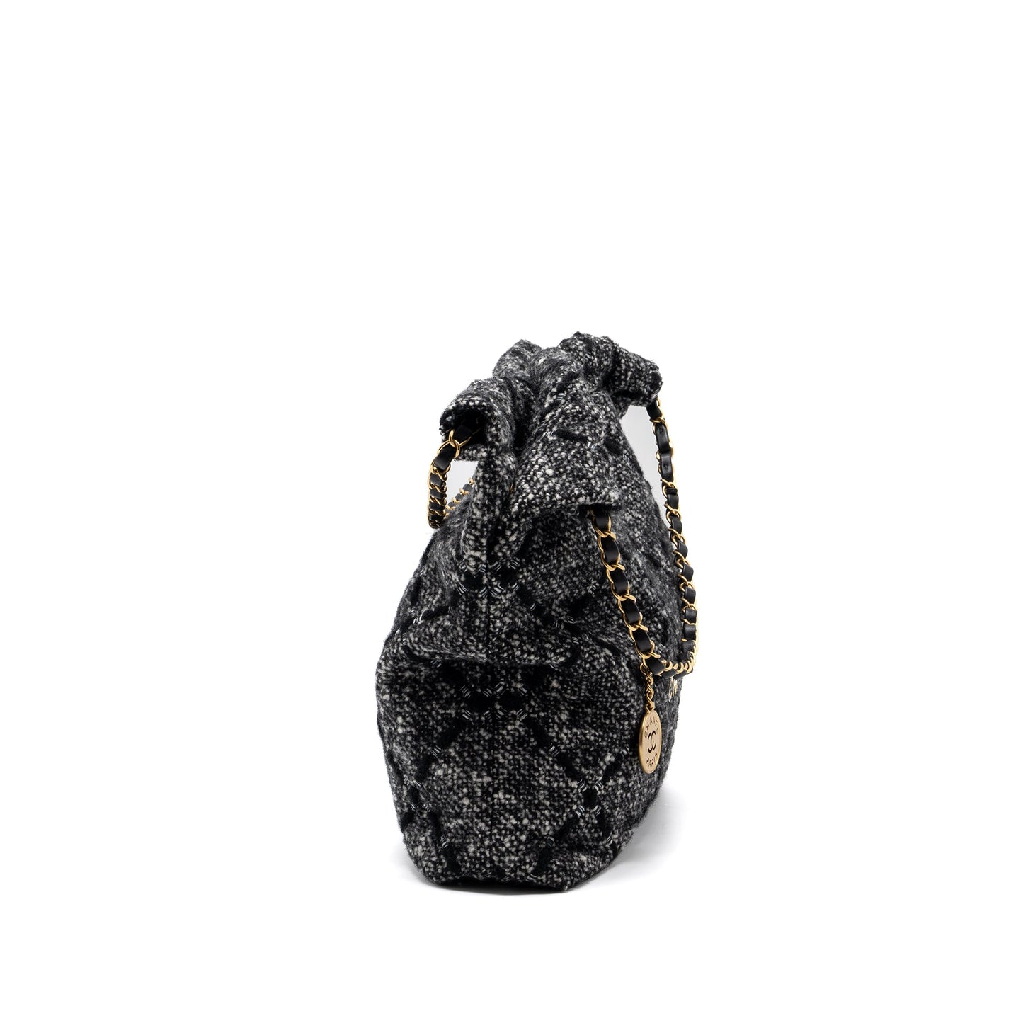 Chanel Medium 22 bag tweed black / grey GHW (microchip)