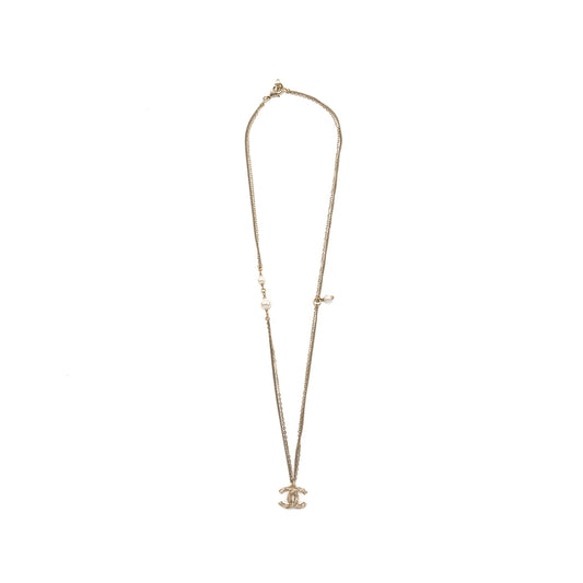 Chanel small CC logo and pearl necklace light gold tone