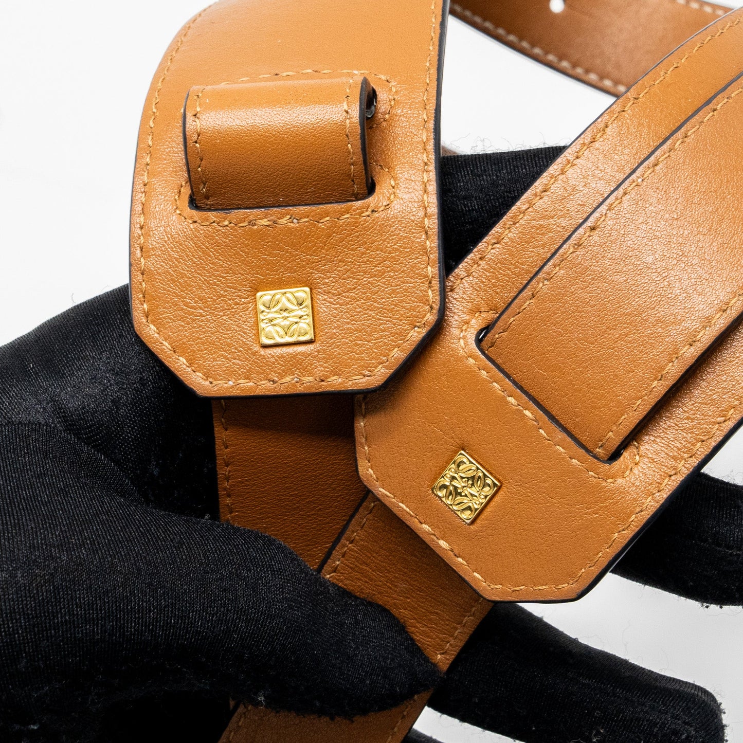 Loewe Medium Puzzle Bag in Grained Calfskin Gold GHW