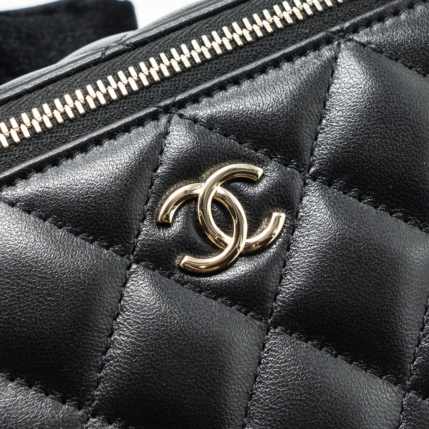 Chanel Top Handle Long Vanity With Chain Lambskin Black LGHW(Microchip)