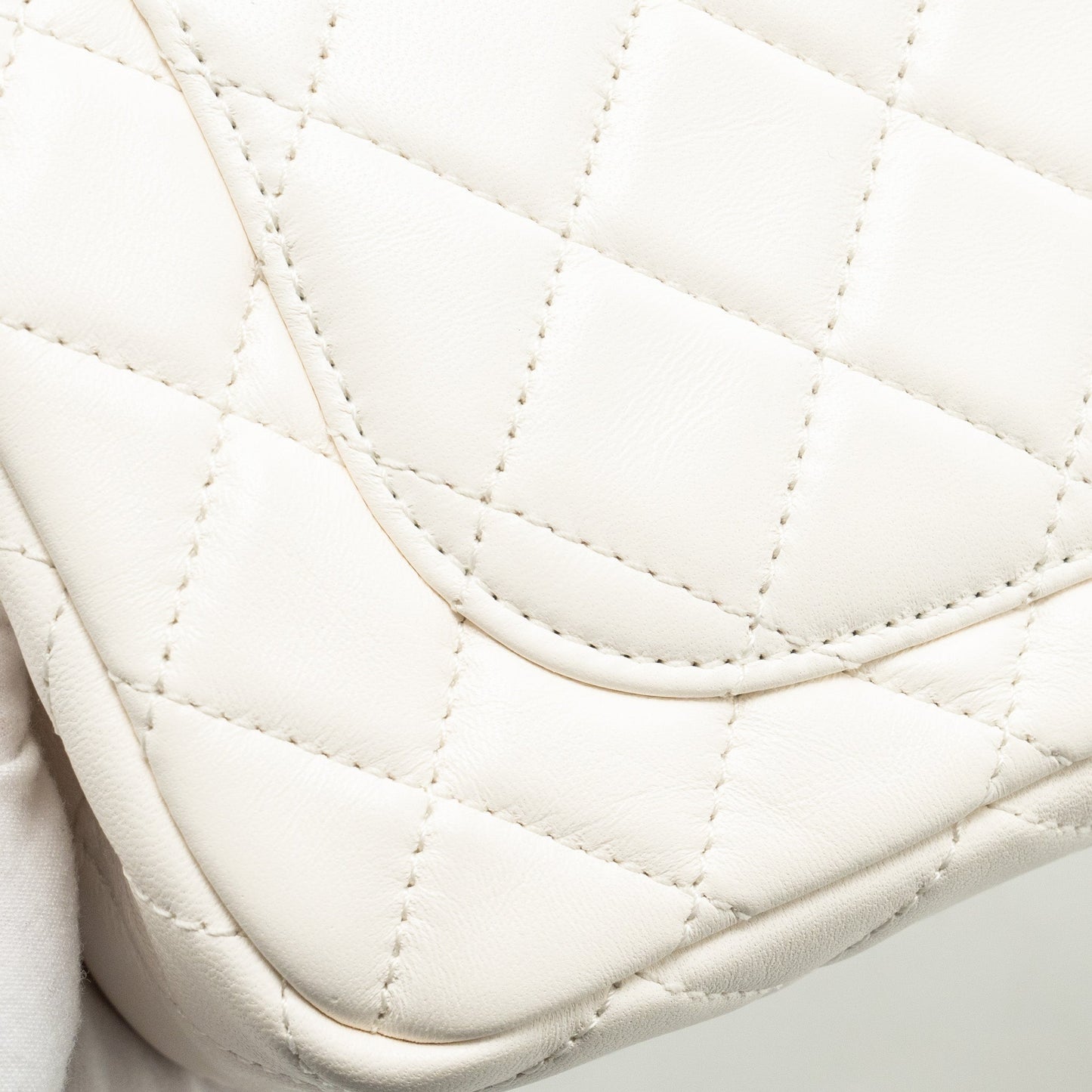 Chanel pearl crush mini rectangular flap bag lambskin White GHW(microchip)