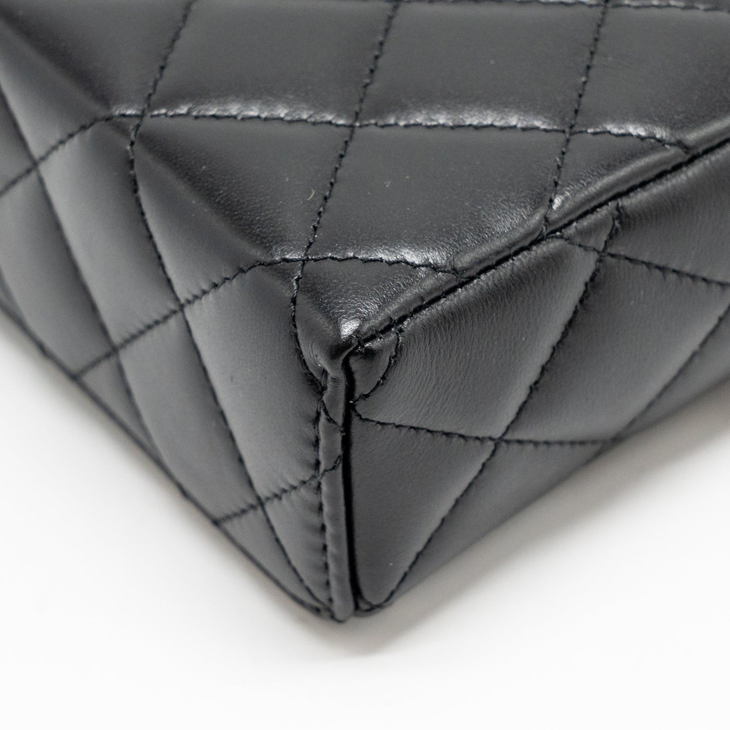 Chanel 25b CC top handle vanity with chain Lambskin black LGHW (microchip)