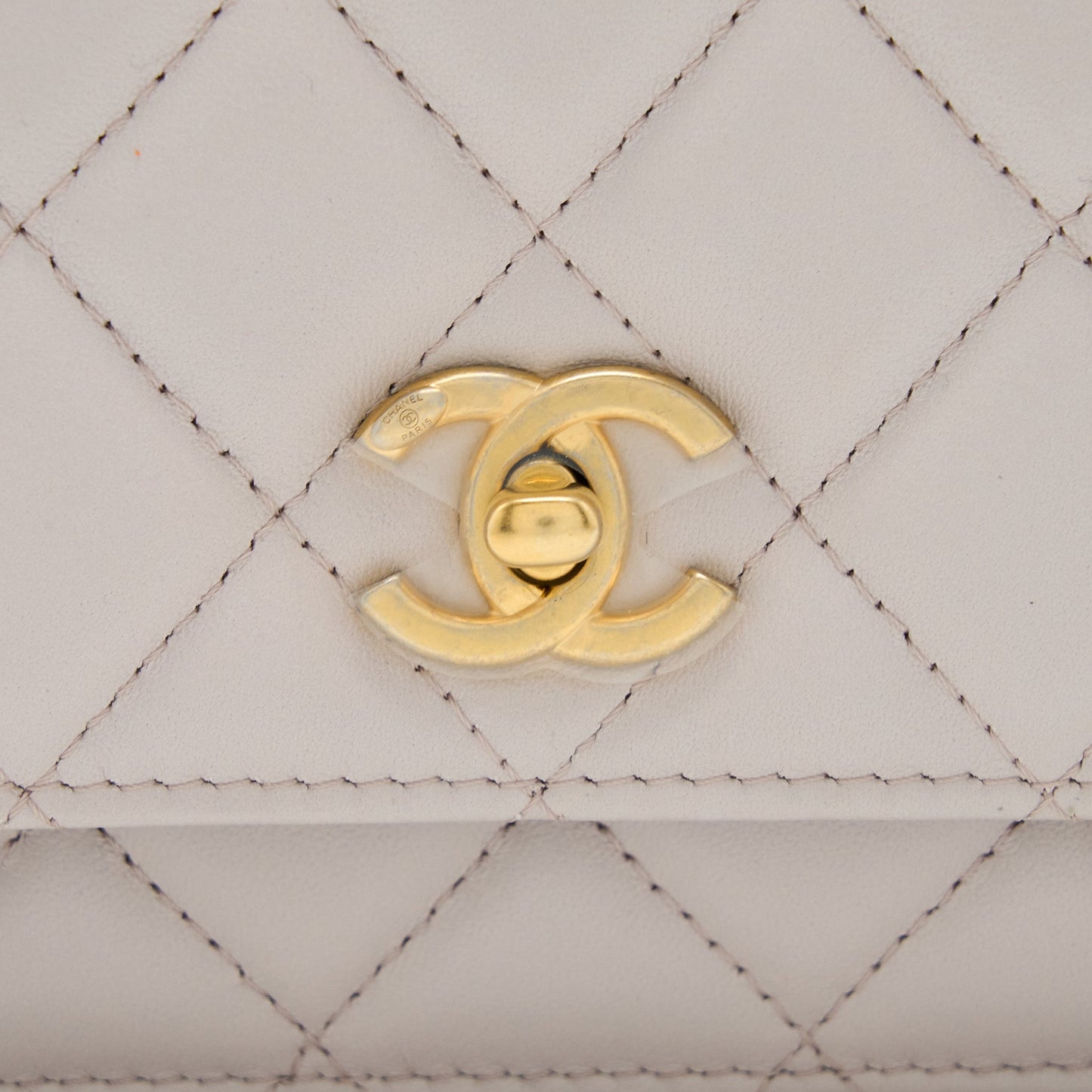 Chanel Pearl Crush Wallet on Chain Lambskin Lialic/Light Purple Brushed GHW (Microchip)