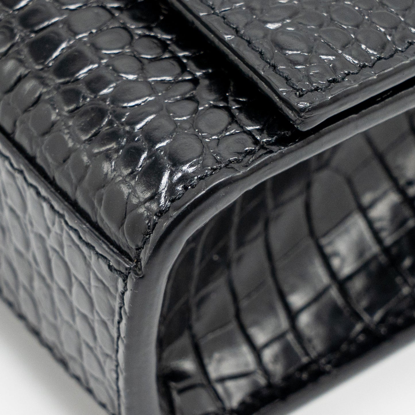 Saint Laurent/YSL Medium Kate Tassel Bag Croc-Embossed Calfskin Black GHW