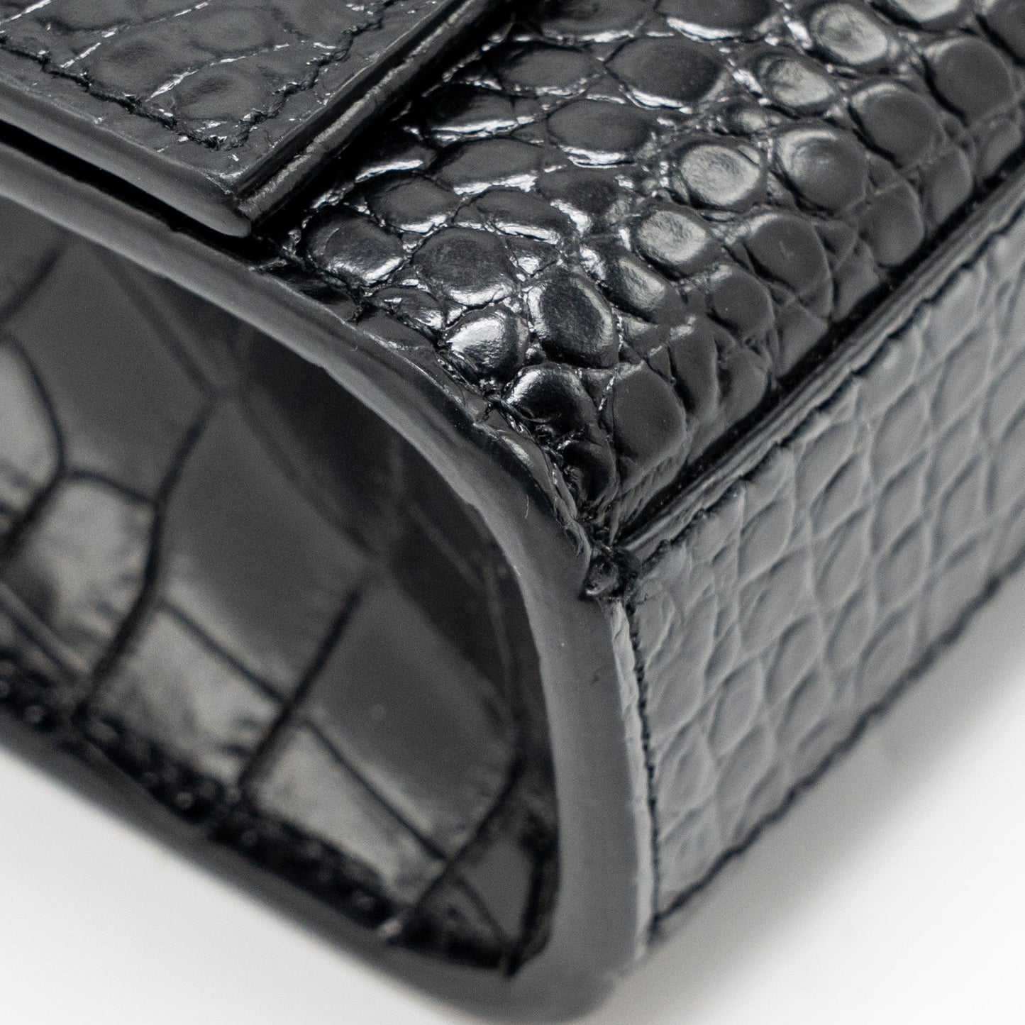 Saint Laurent/YSL Medium Kate Tassel Bag Croc-Embossed Calfskin Black GHW