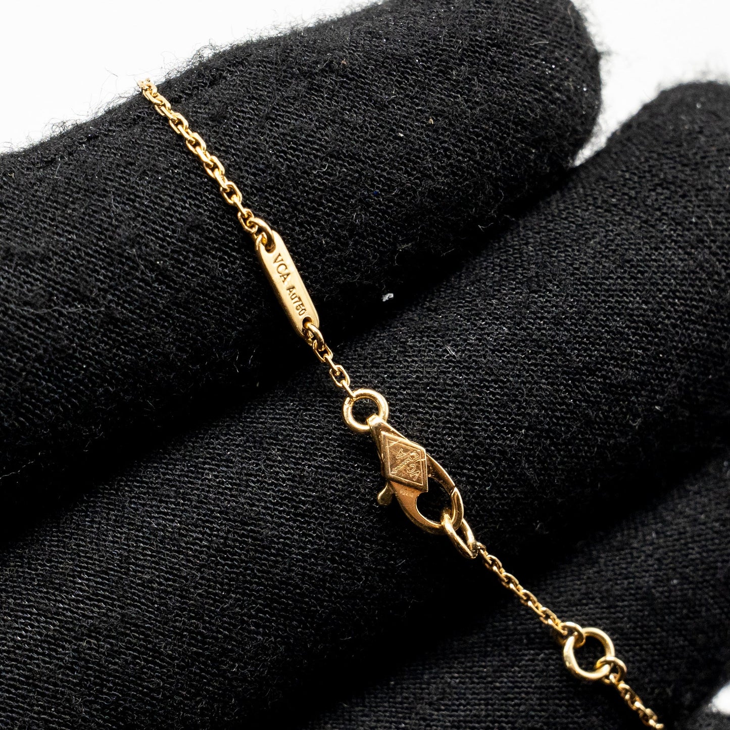 Van Cleef & Arpels Sweet Butterflies Bracelet Yellow Gold, Mother-of-pearl