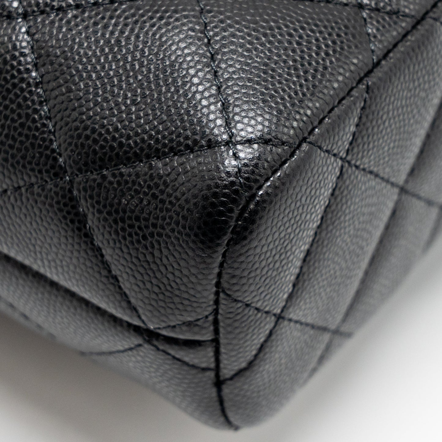 Chanel 25c Detail CC Logo Quilted Hobo Bag caviar black LGHW (microchip)