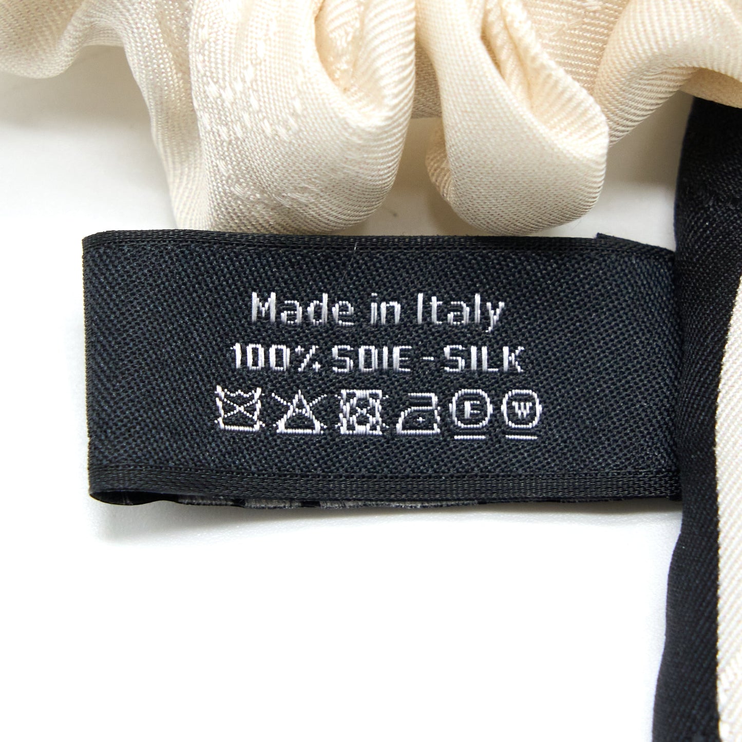 Chanel 22b Camellia/Letter Hair Tie Silk Twill Ecru/Black