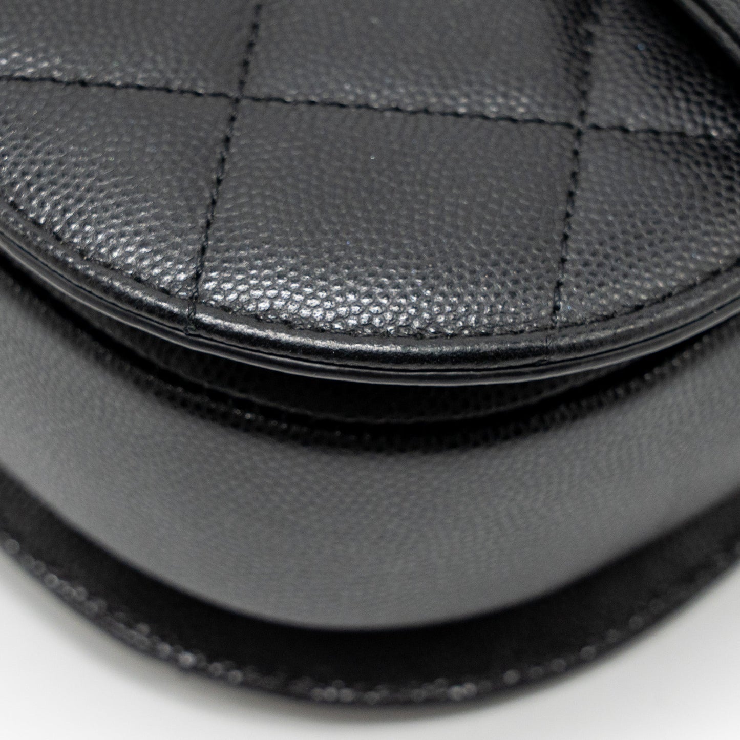 Chanel 22b Round Messenger bag Caviar Black GHW (microchip)