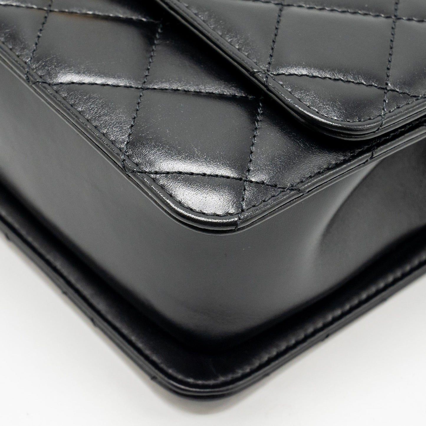 Chanel Gold Crush Flap Bag Calfskin Black GHW (Microchip)