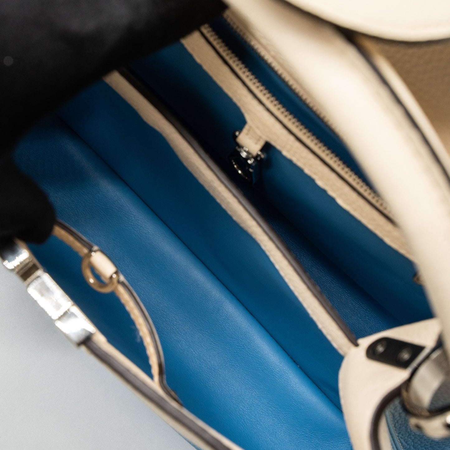 Louis Vuitton Capucines MM Taurillon Ombré Blue SHW (New Version)