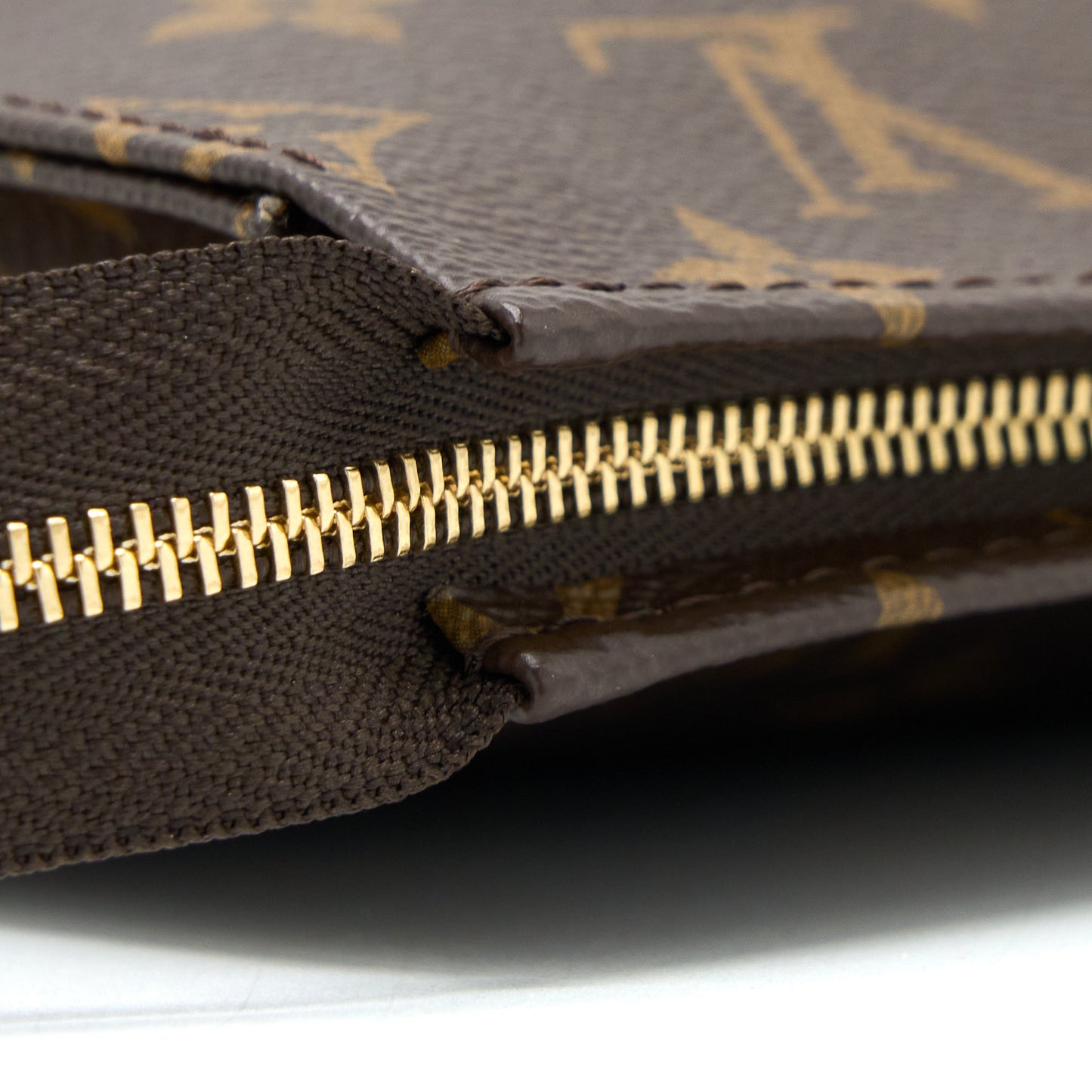 Louis Vuitton Toiletry Pochette 26 Monogram Canvas GHW