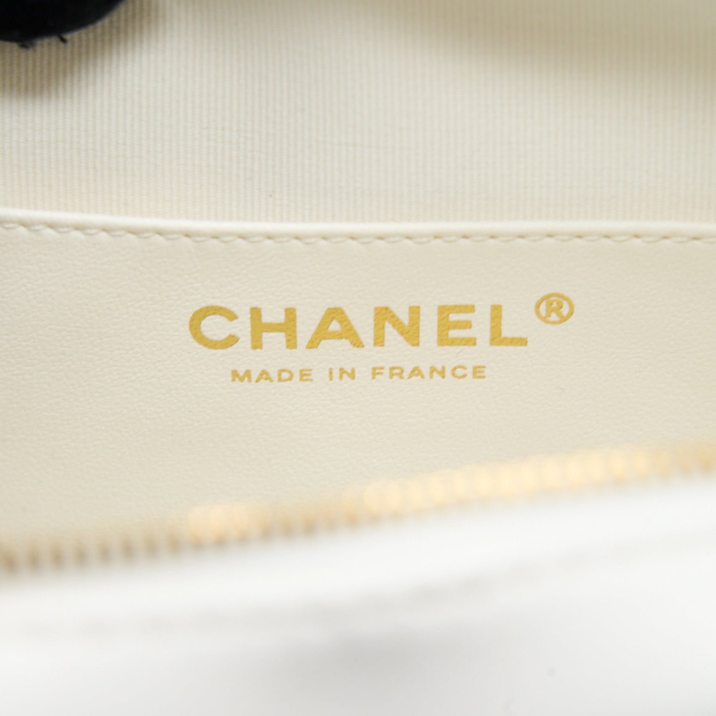 Chanel 22s Heart Bag Lambskin White LGHW (Microchip)