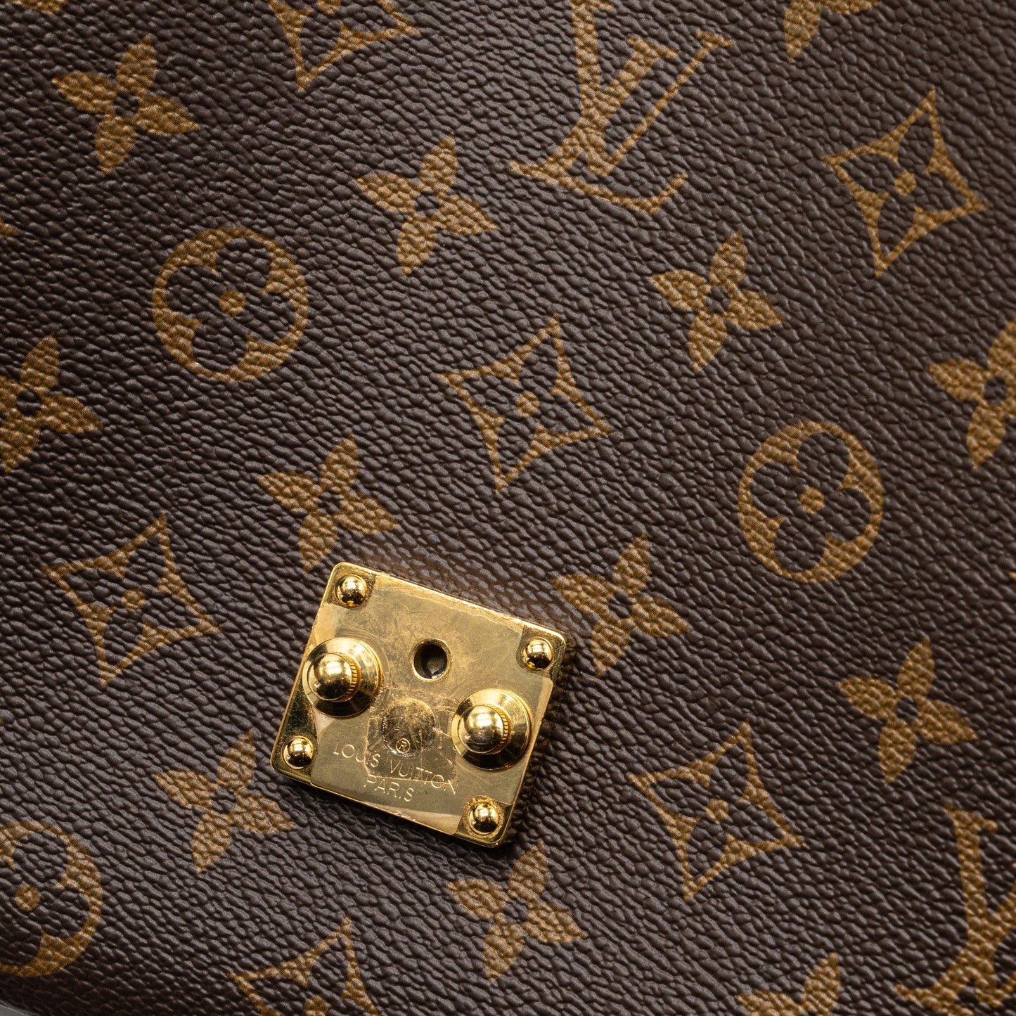 Louis Vuitton  Pochette Métis Monogram Canvas GHW