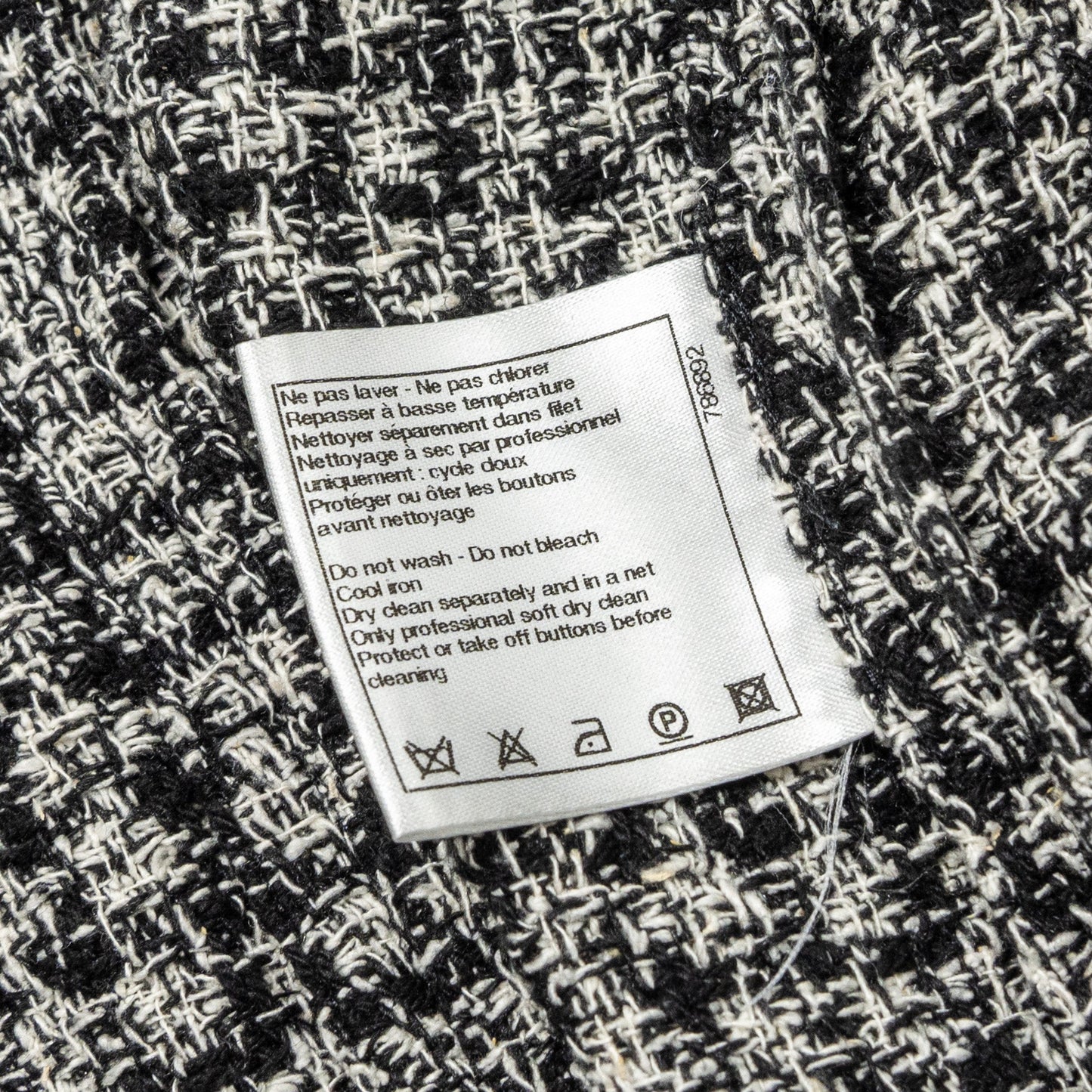 Chanel Size 38 09p Tweed Jacket Black/White