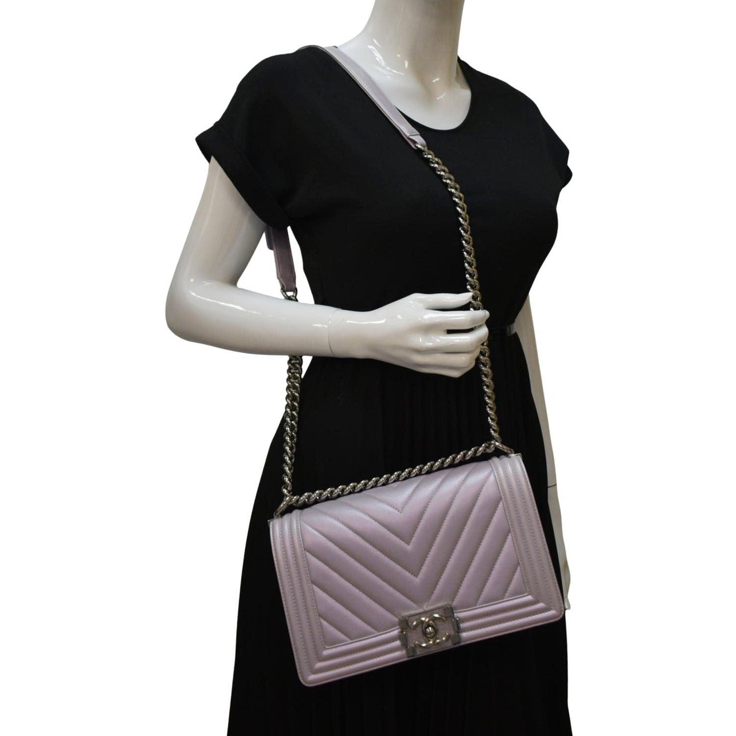 Luxury Chanel Medium Boy Flap Metallic Chevron Shoulder Bag Light Purple
