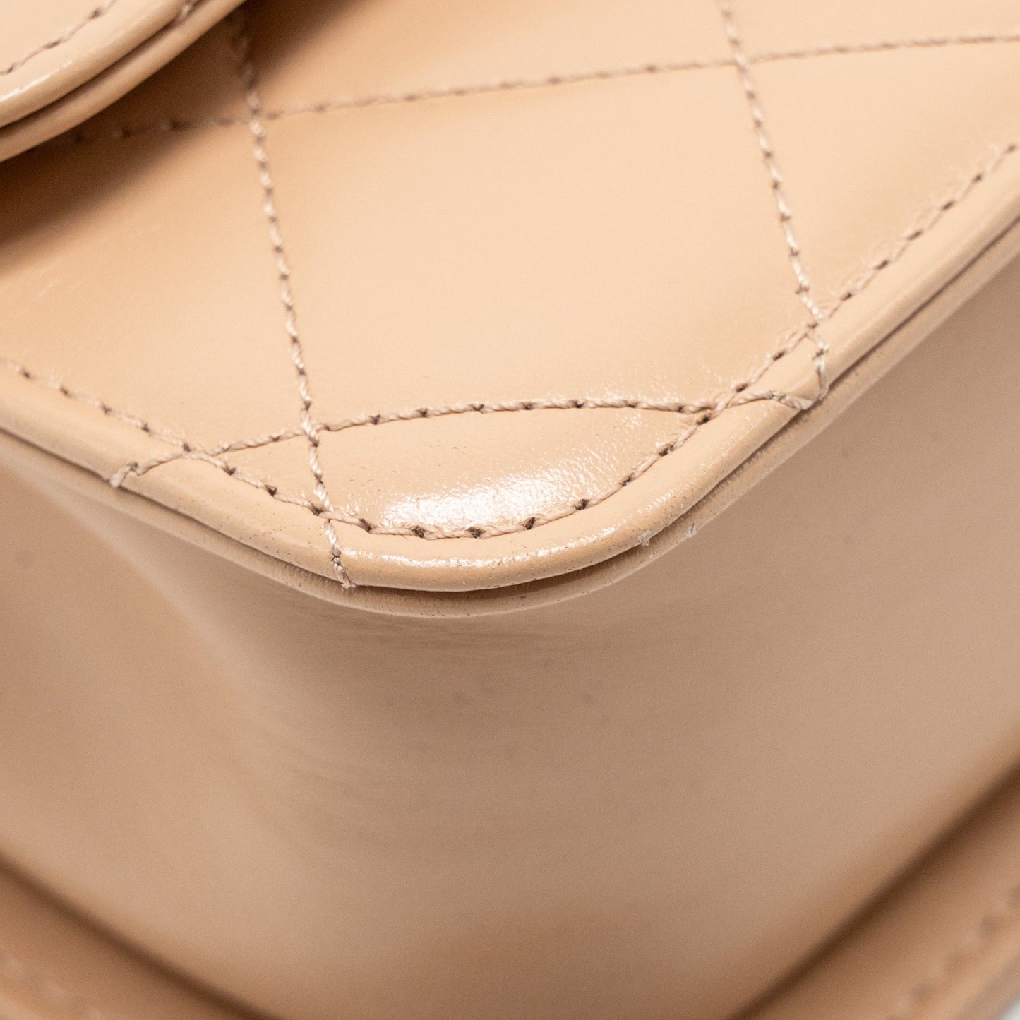 Chanel Gold Crush Flap Bag Calfskin Beige GHW (microchip)