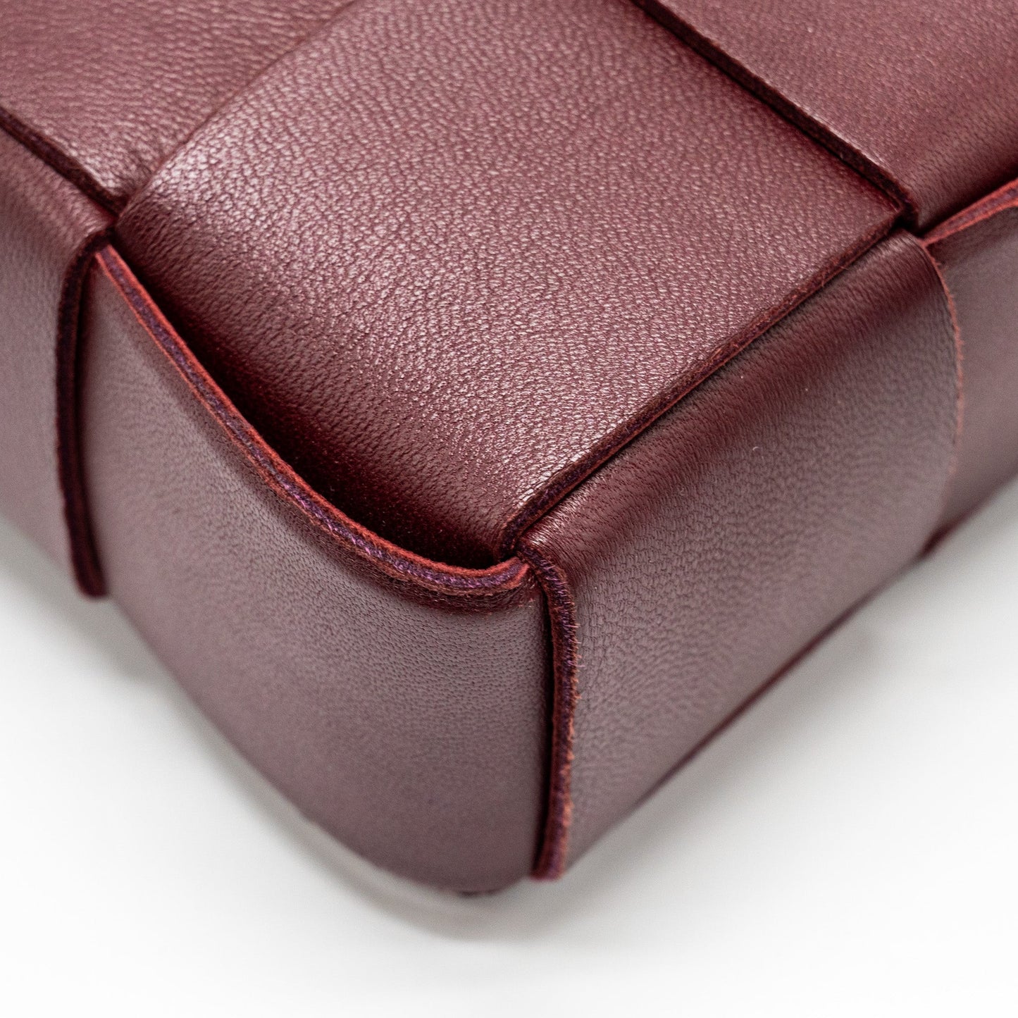Bottega Veneta Classic Cassette Bag Lambskin Burgundy GHW