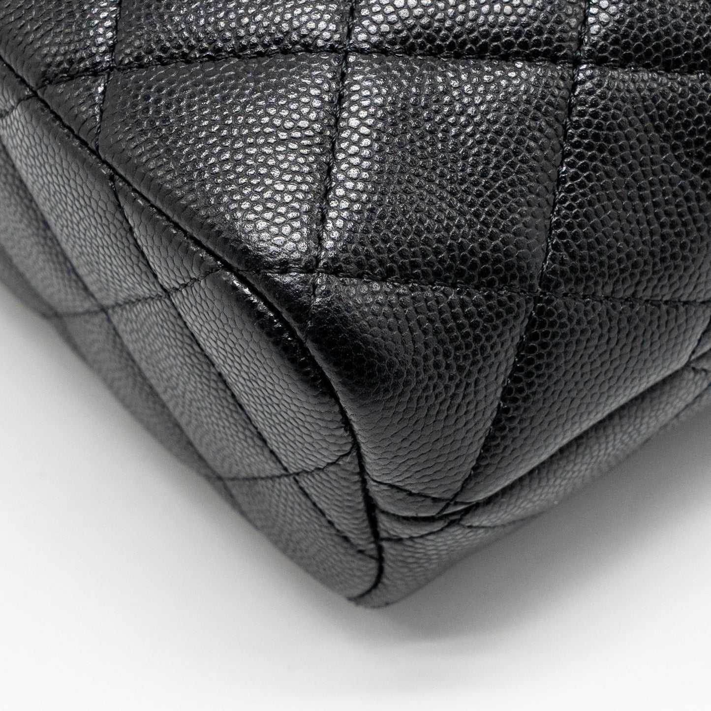 Chanel 25c detail Logo quilted hobo bag caviar black GHW (microchip)