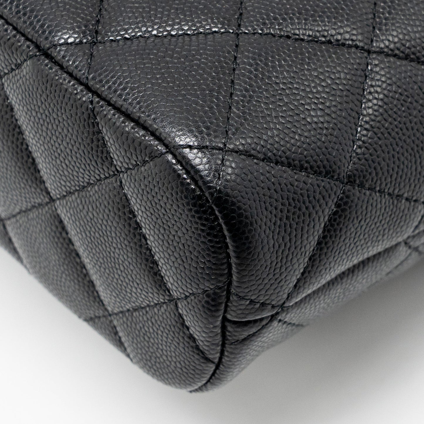 Chanel 25c detail Logo quilted hobo bag caviar black GHW (microchip)