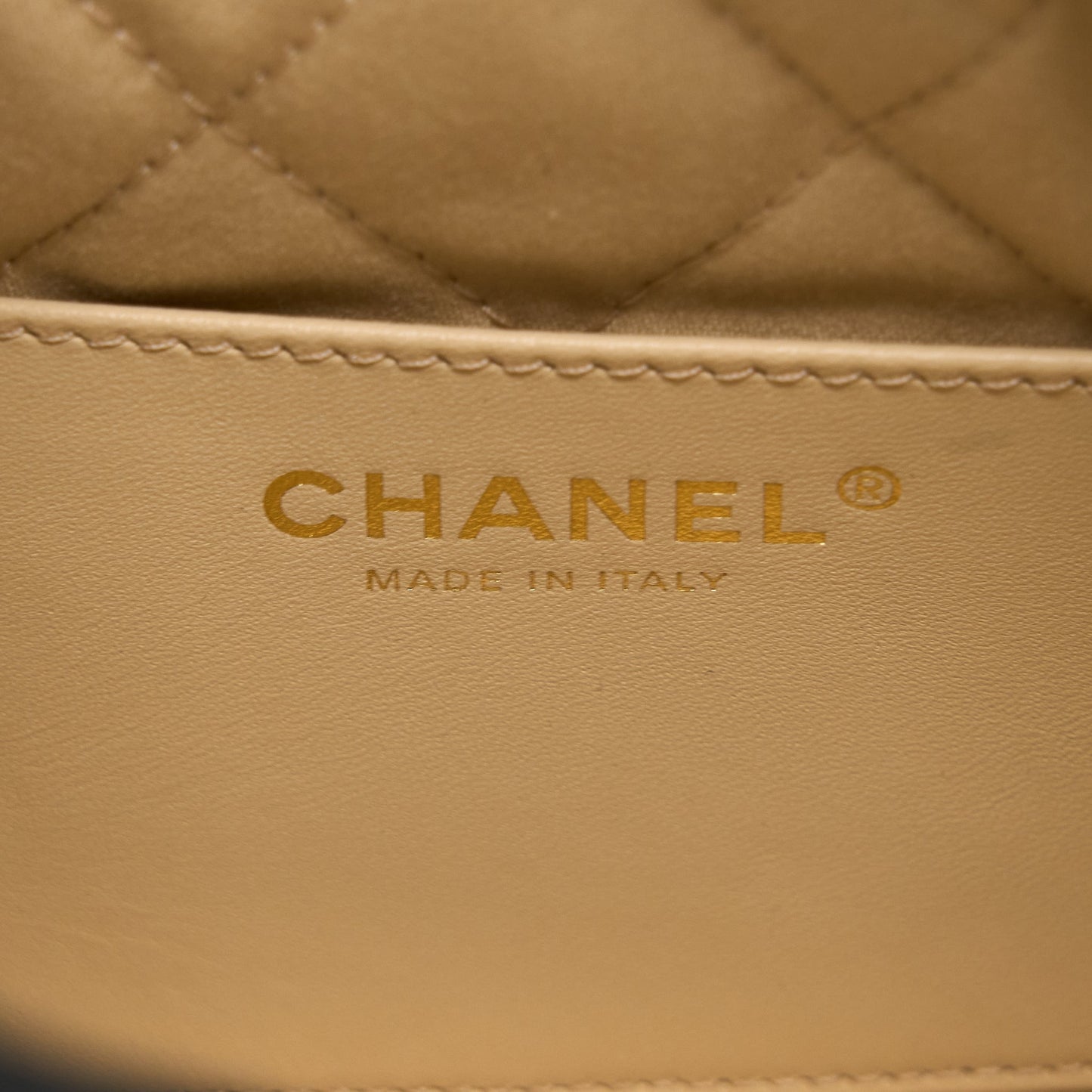 Chanel 23S Mini 22 Bag Shiny Calfskin White GHW (Microchip)