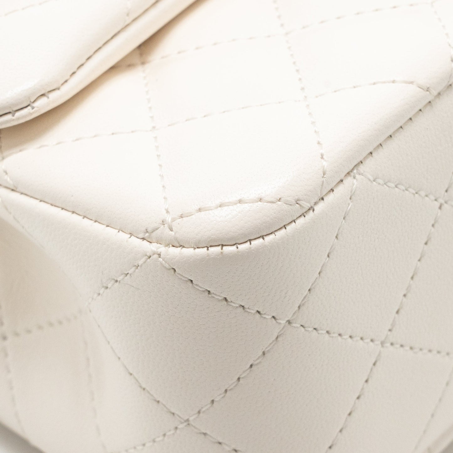 Chanel 26c Pearl Crush mini rectangular flap bag lambskin white GHW (microchip)