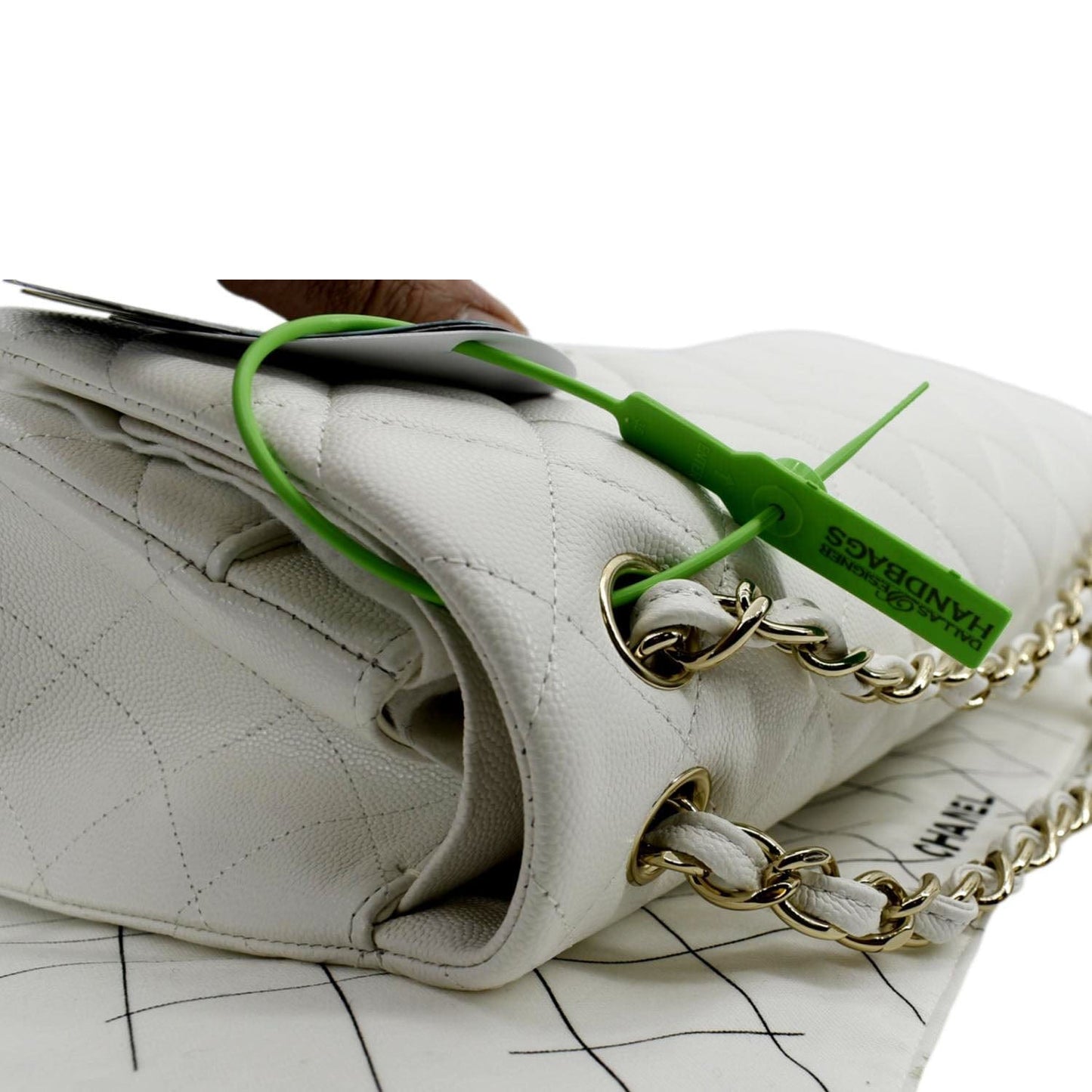 Luxury Chanel Jumbo Double Flap Quilted Caviar Leather Shoulder Bag White
