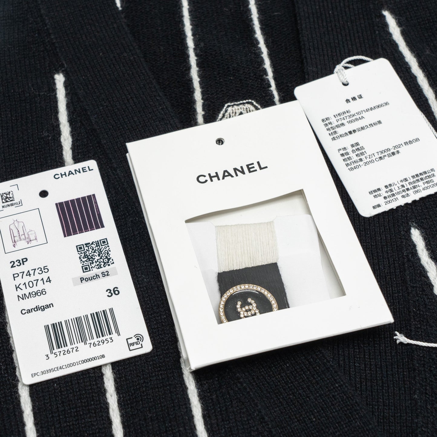 Chanel size 36 23p cardigan cashmere black/white