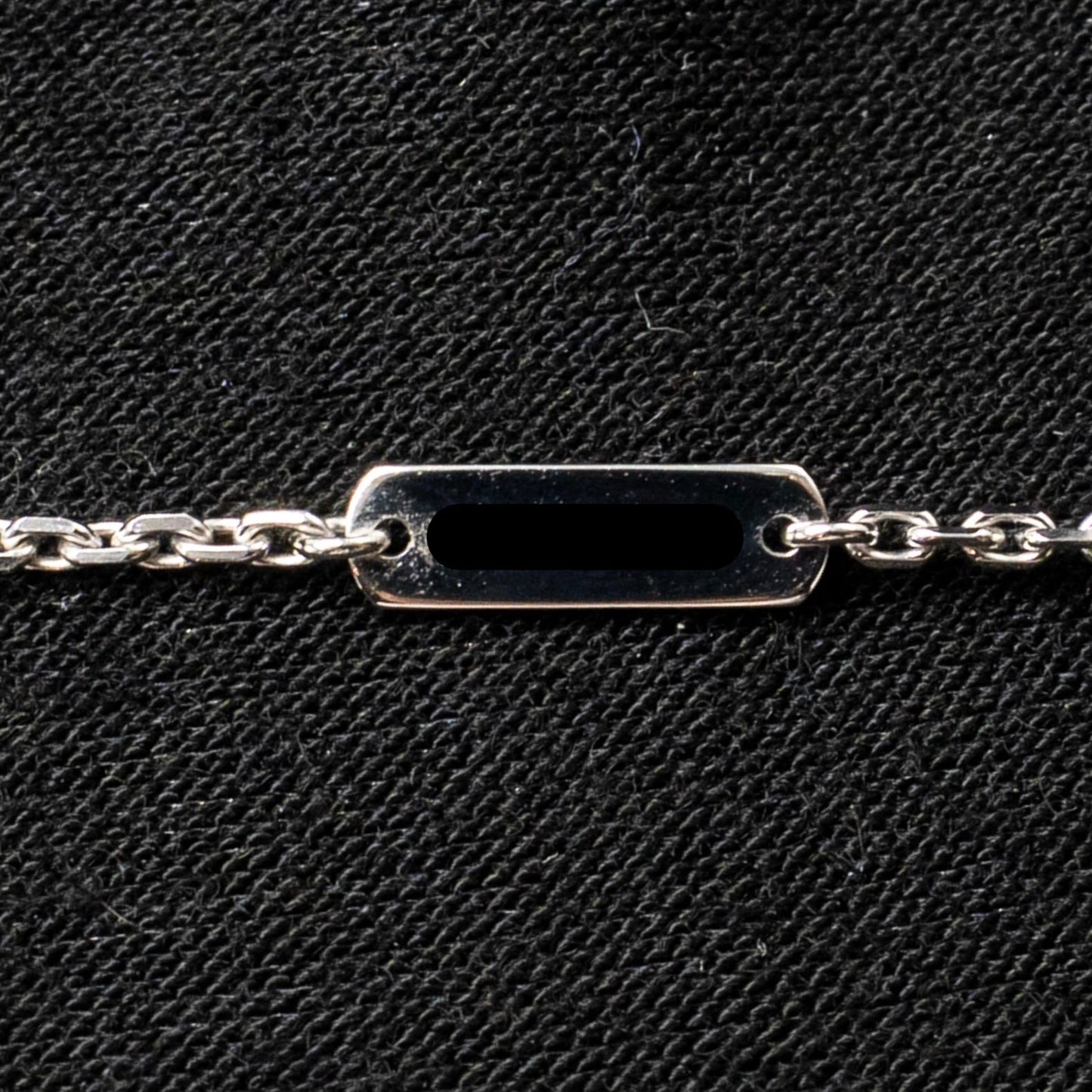 Van Cleef & Arpels Vintage Alhambra Pendant White Gold, Chalcedony