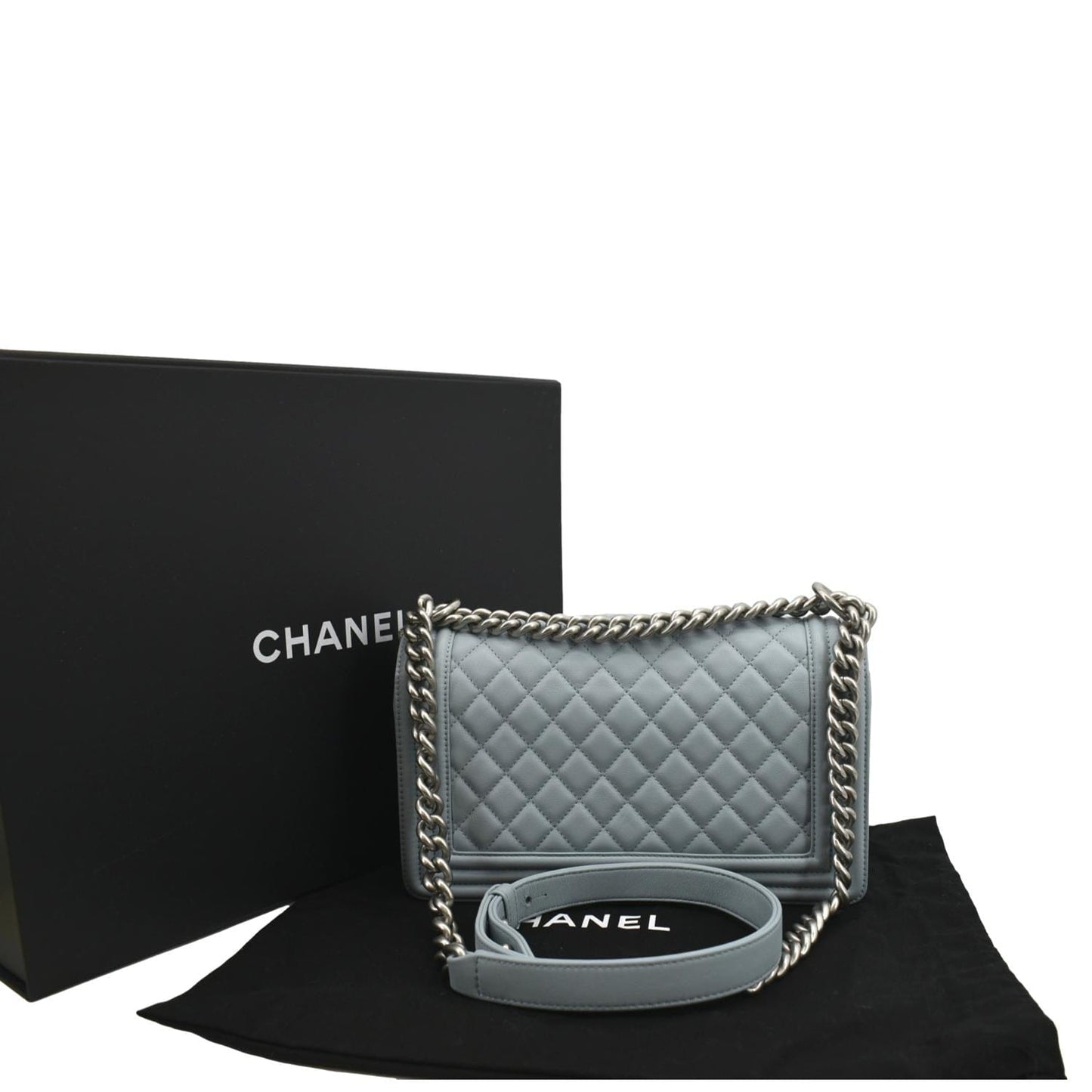 Luxury Chanel Medium Boy Flap Quilted Leather Shoulder Bag Light Blue