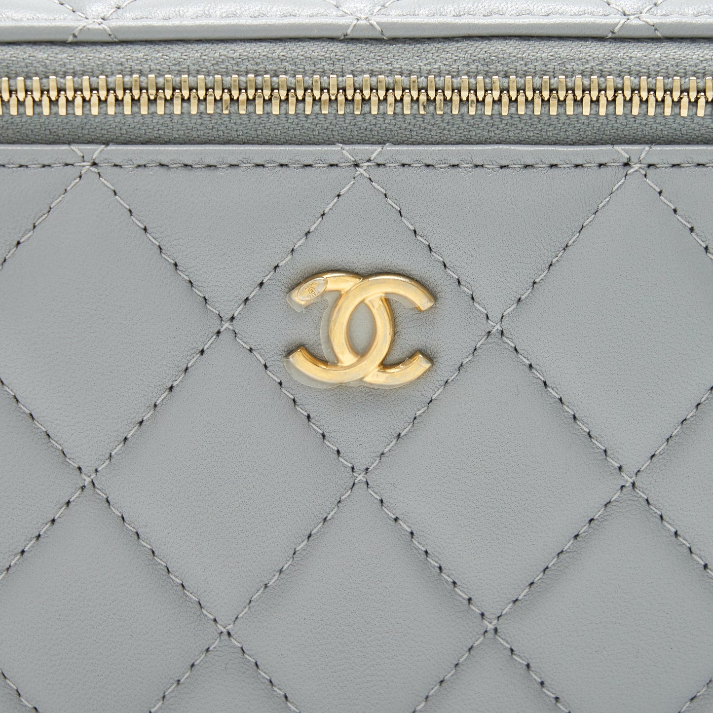 Chanel 21B Grey GHW Small long Vanity