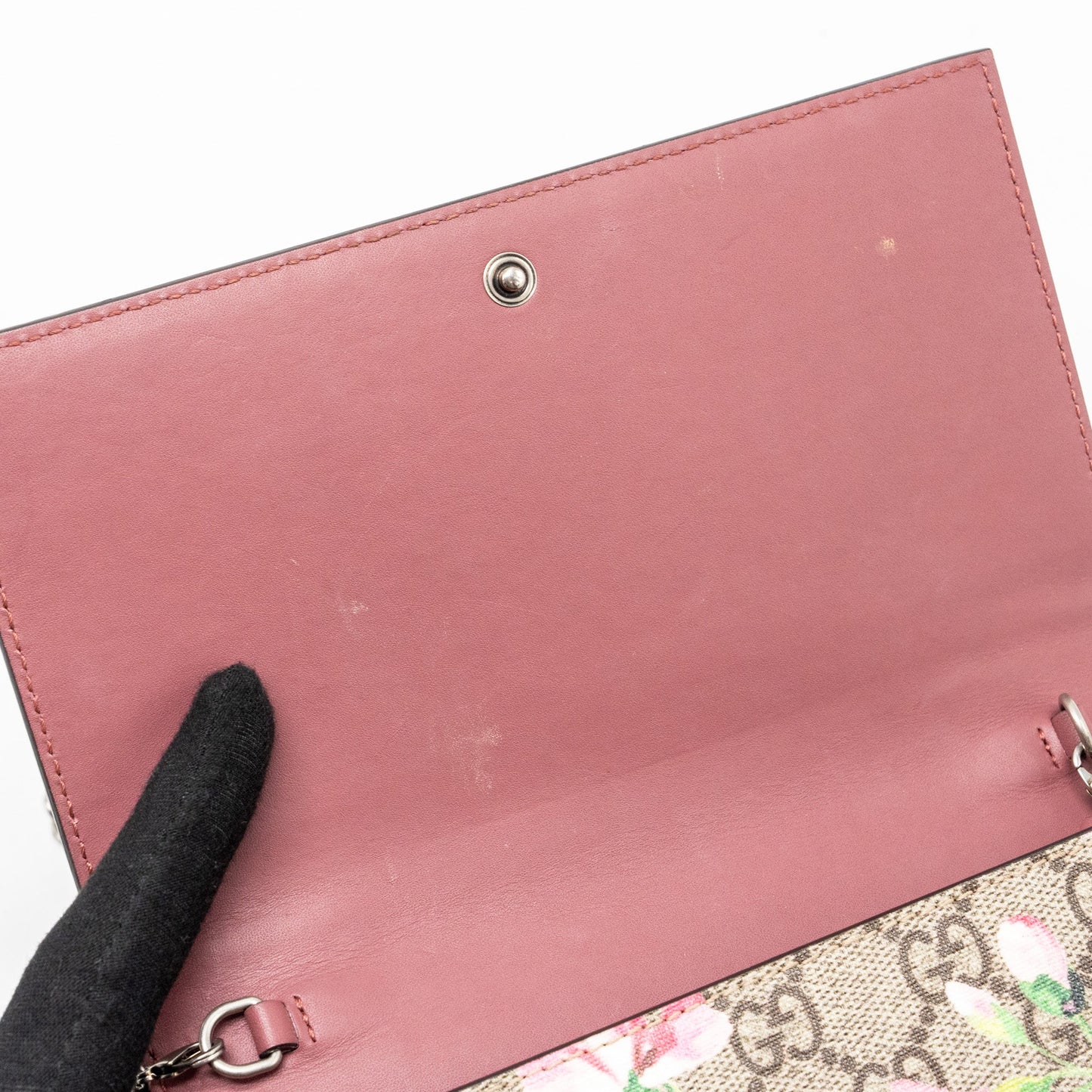 Gucci mini Clutch with chain flower printed GG supreme canvas SHW