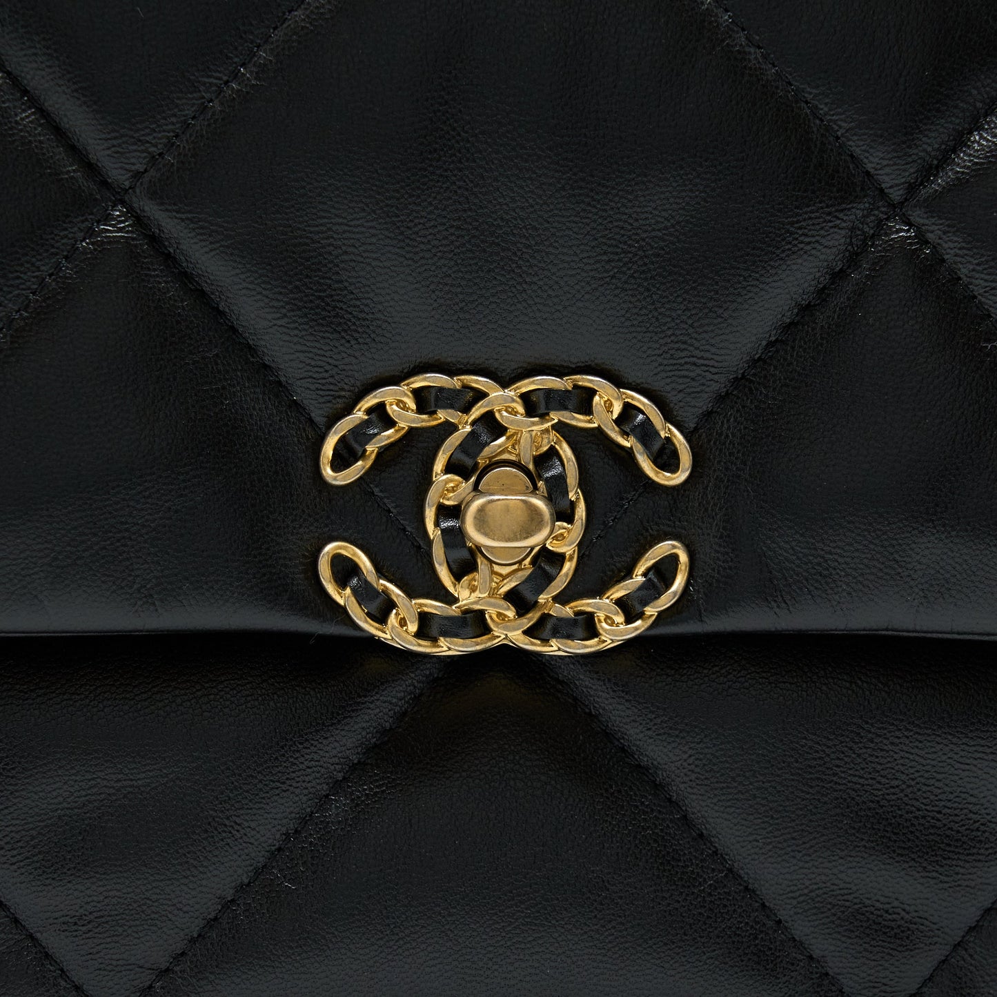 Chanel Medium 19 Bag Goatskin Black With Multicolour Hardware