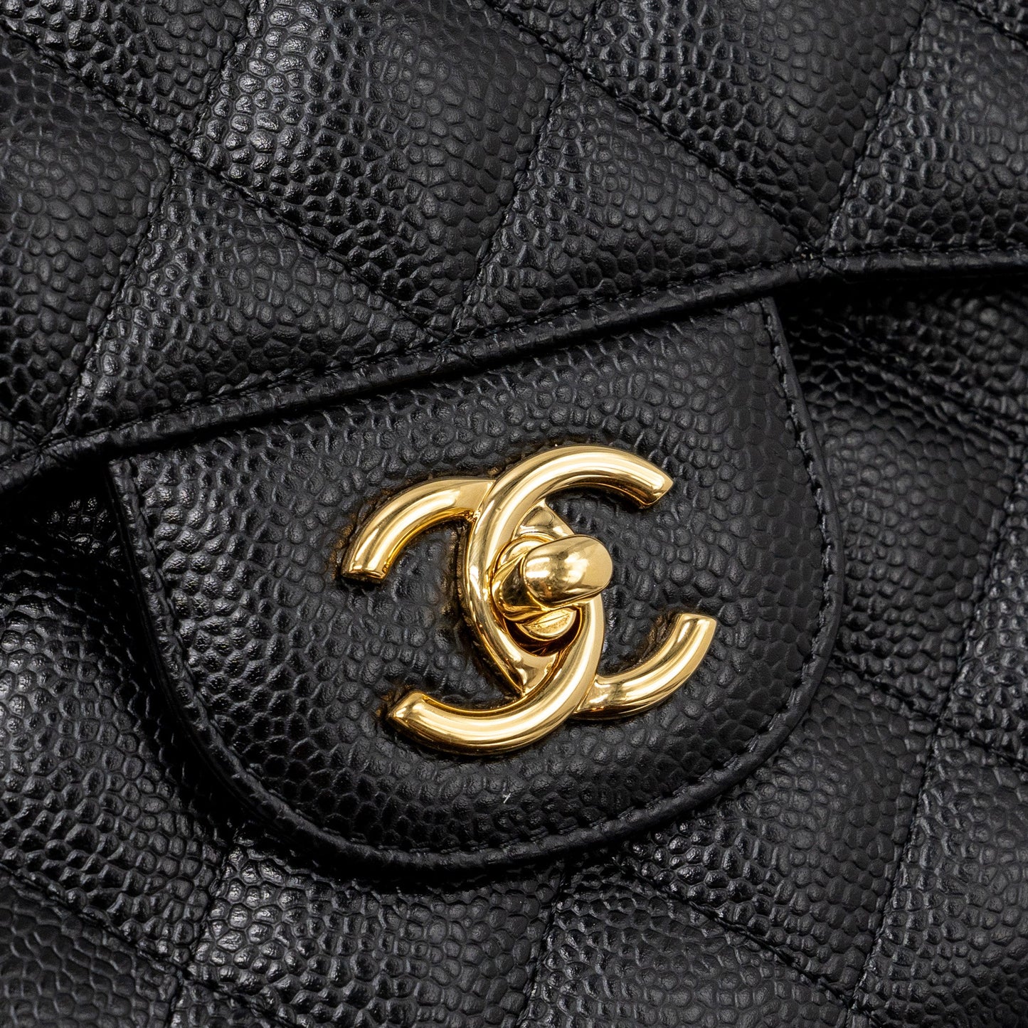 chanel classic jumbo double flap bag caviar black GHW
