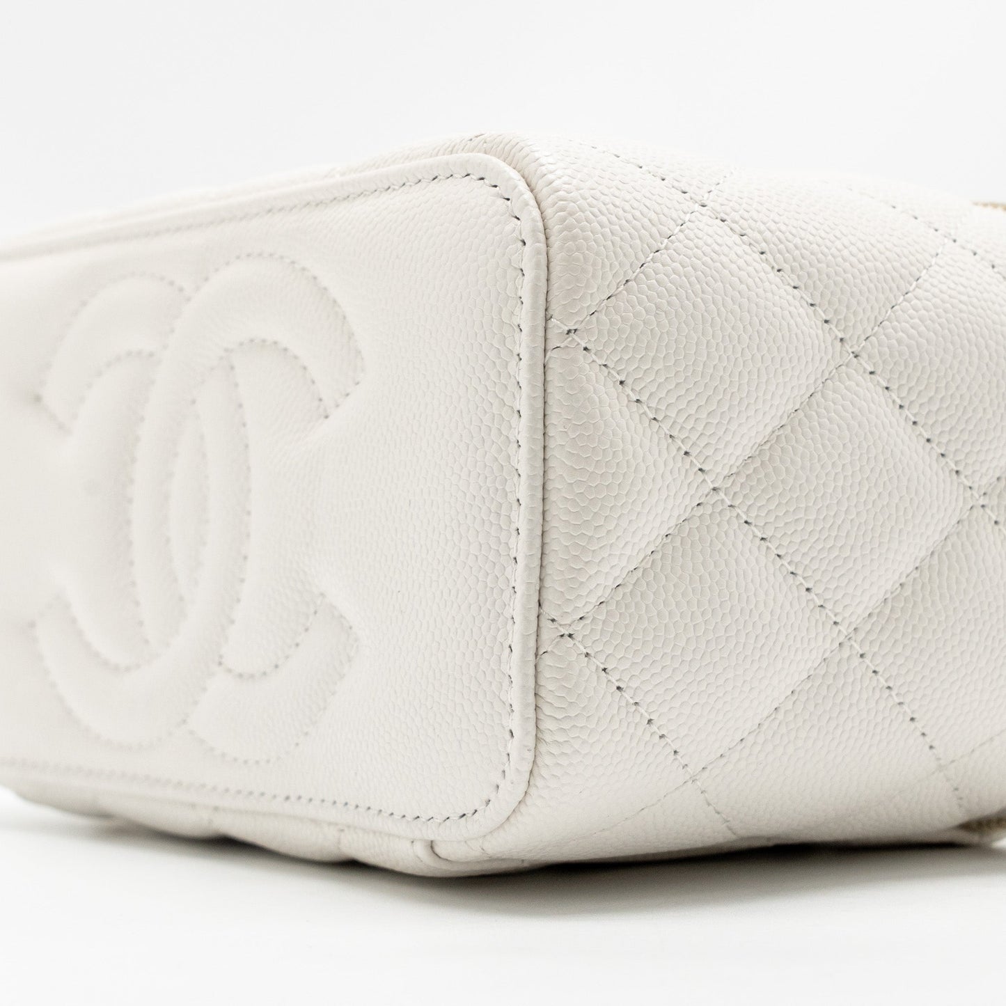 Chanel Long Vanity with Chain Caviar White LGHW (Microchip)