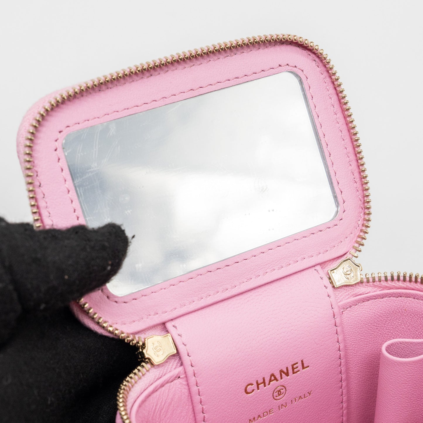 Chanel mini vanity with chain caviar light pink GHW (Microchip)