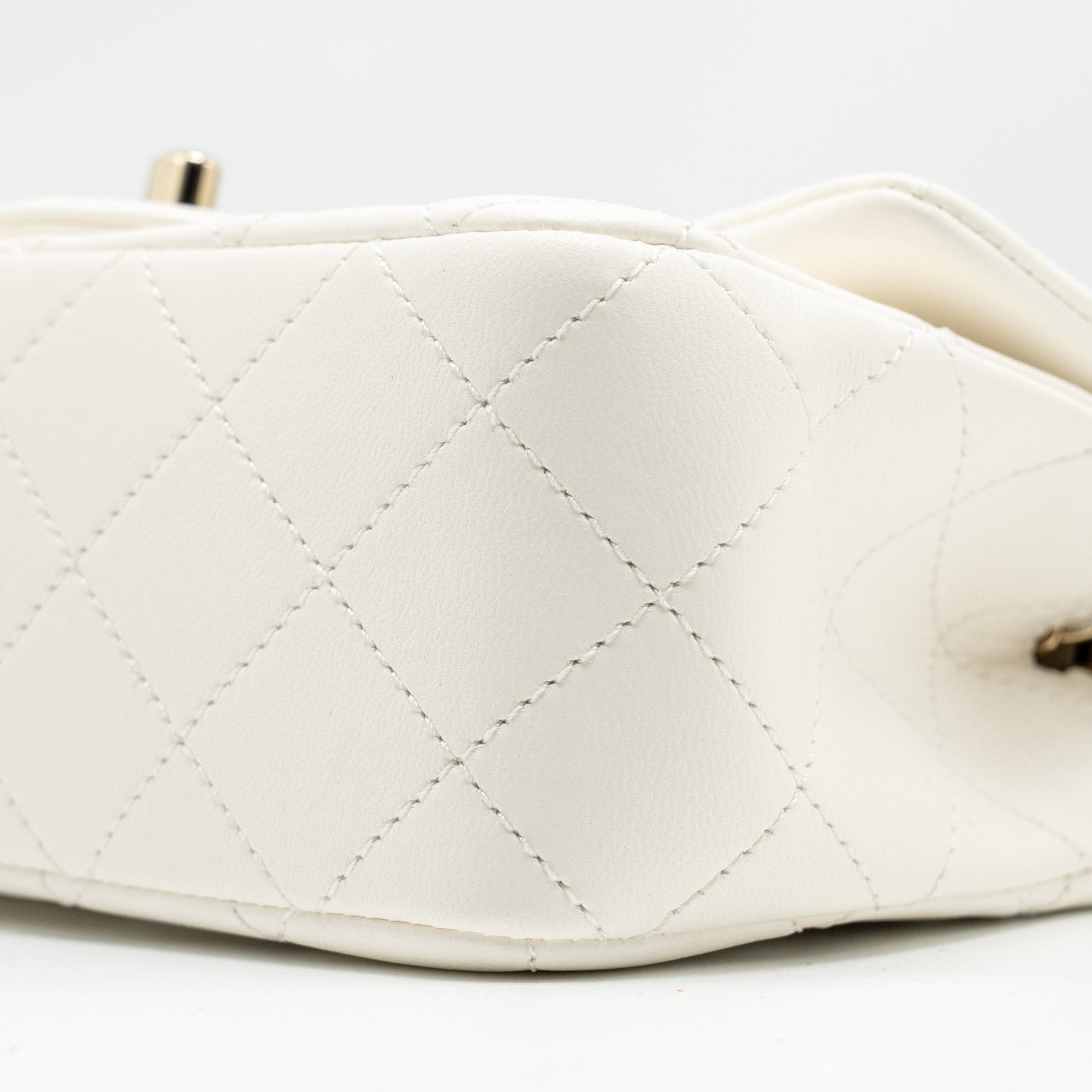 Chanel 23C pearl crush mini rectangular flap bag lambskin white LGHW (microchip)