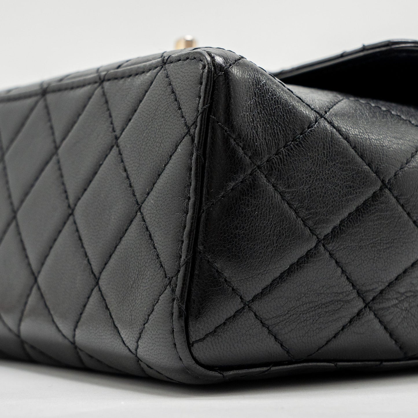 Chanel 22K Retro Classic New Square Large Flap Bag Goatskin Black GHW (Microchip)