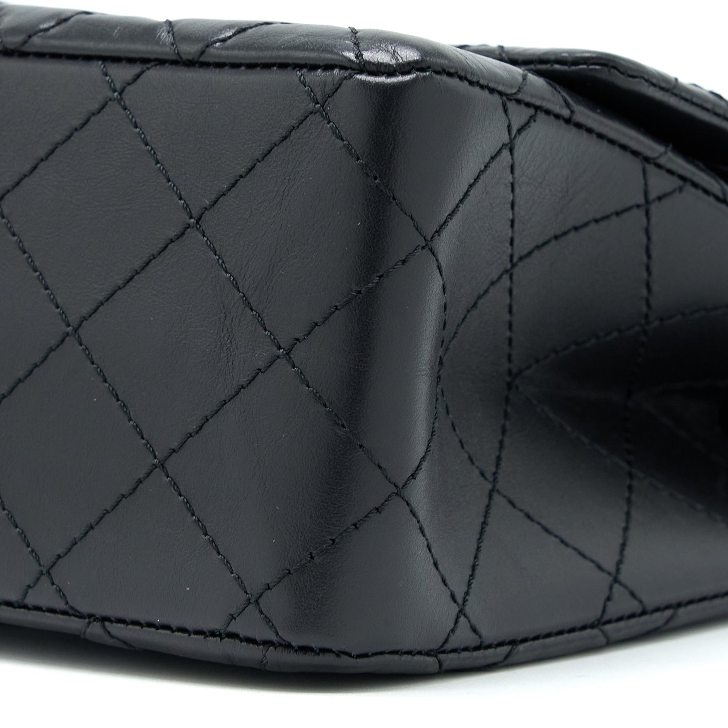 Chanel 2.55 Reissue 226 Aged Calfskin Black Brushed GHW (Microchip)