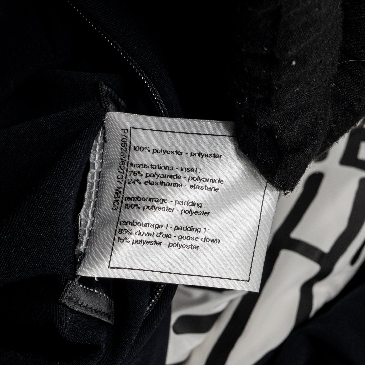 Chanel Size 34 21N Coco Neige Reversible Down Jacket Polyester White / Black