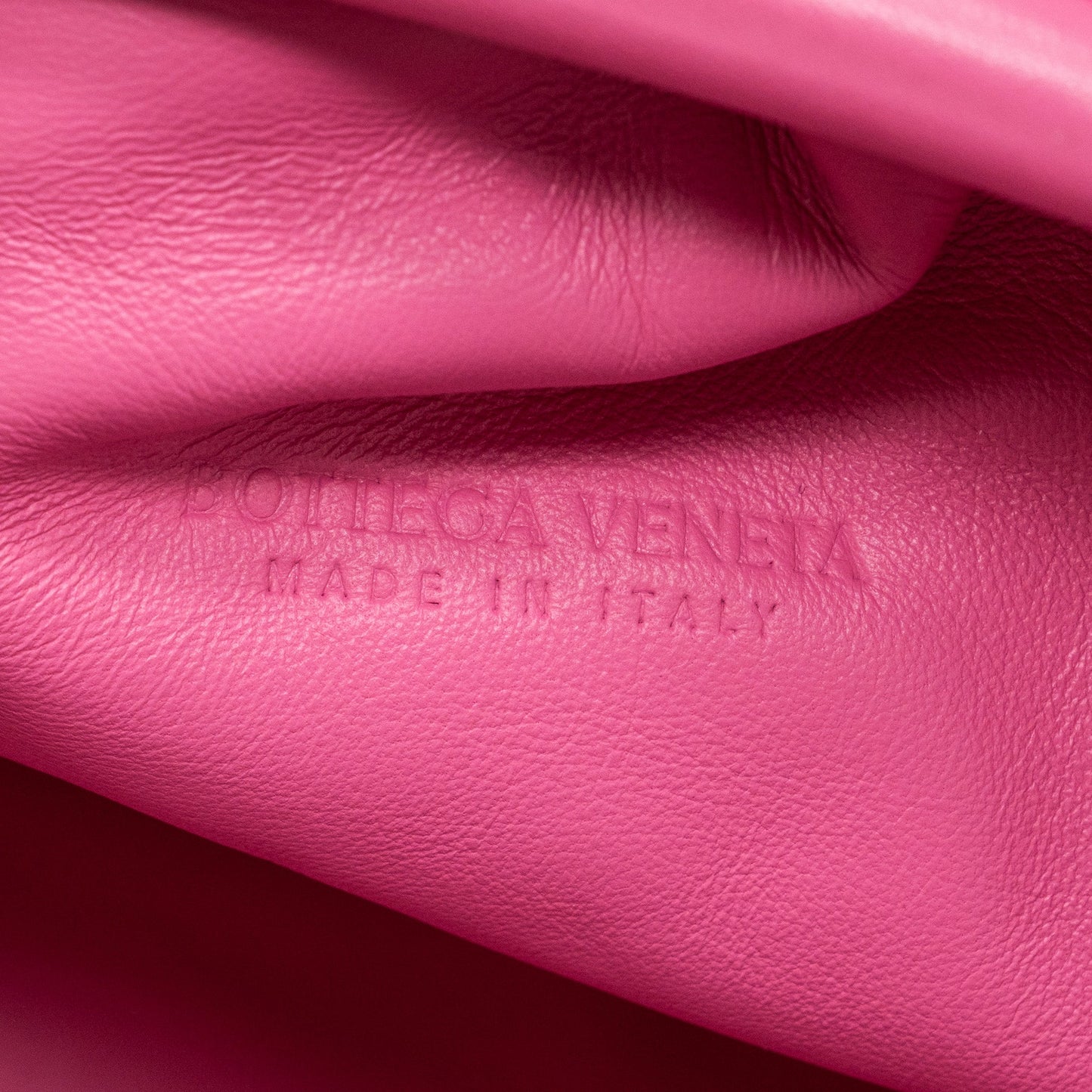 BOTTEGA VENETA MEDIUM POUCH CLUTCH INTERCCATO PINK