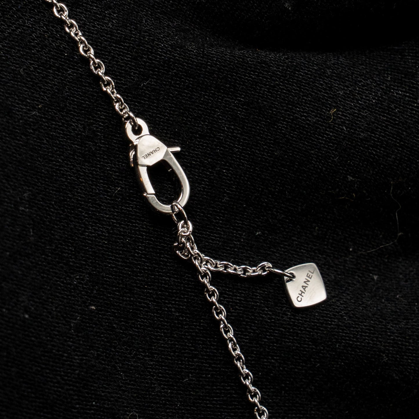 Chanel Coco necklace quilted motif, 18k white gold, diamonds