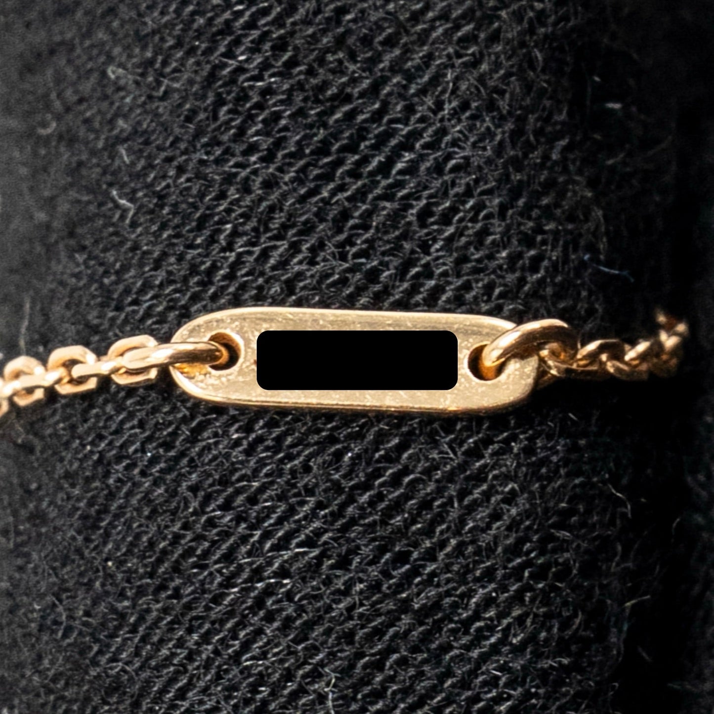 Van Cleef and Arpels Sweet Alhambra pendant carlenian rose gold