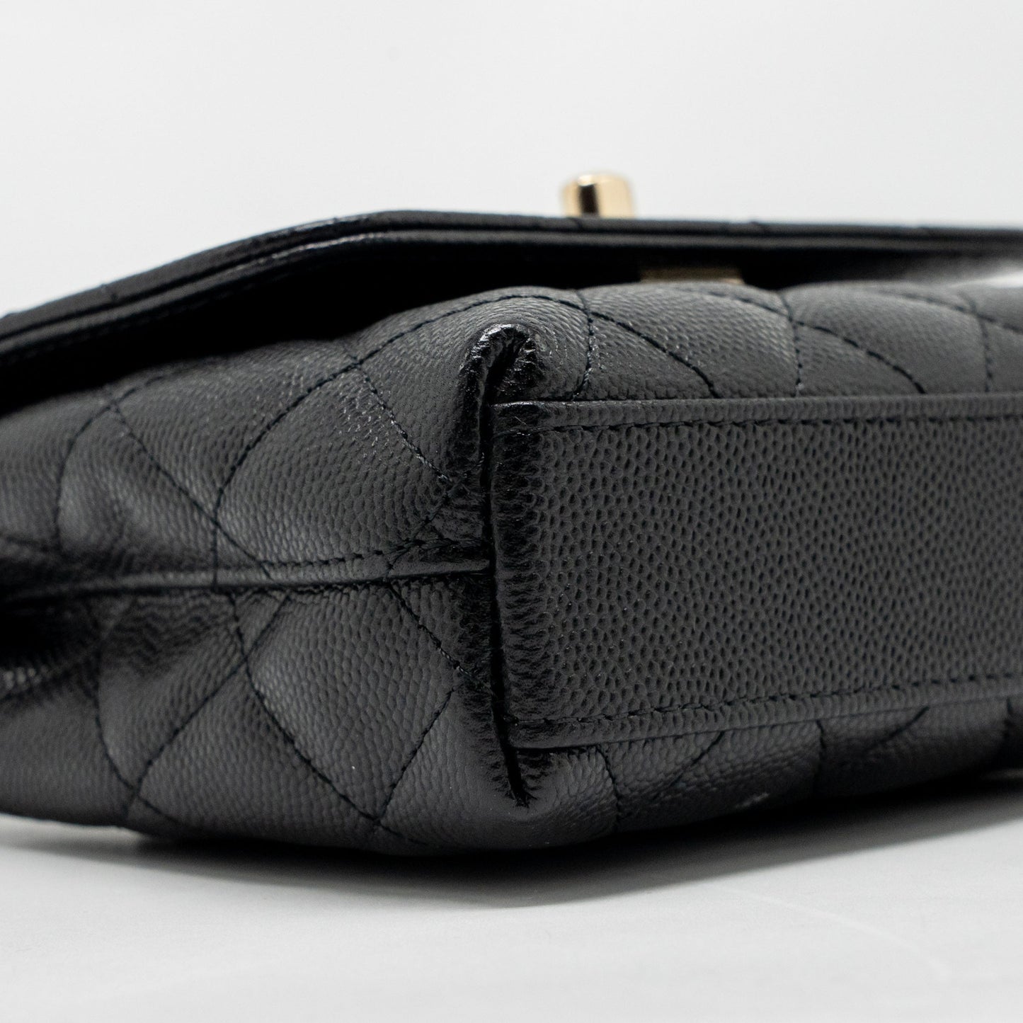 Chanel Coco Handle Clutch with Chain caviar Black LGHW (Microchip)