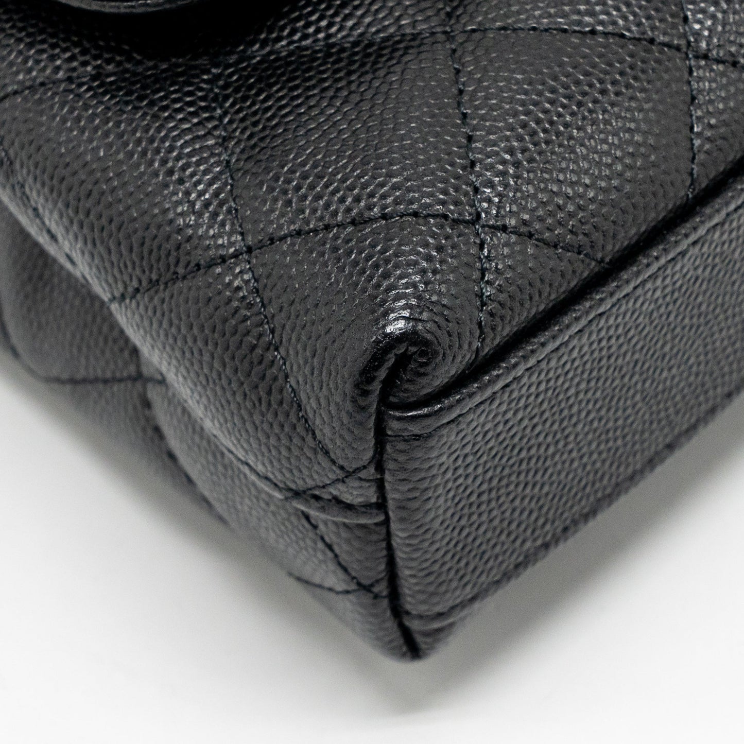Chanel Coco Handle Clutch with Chain caviar Black LGHW (Microchip)