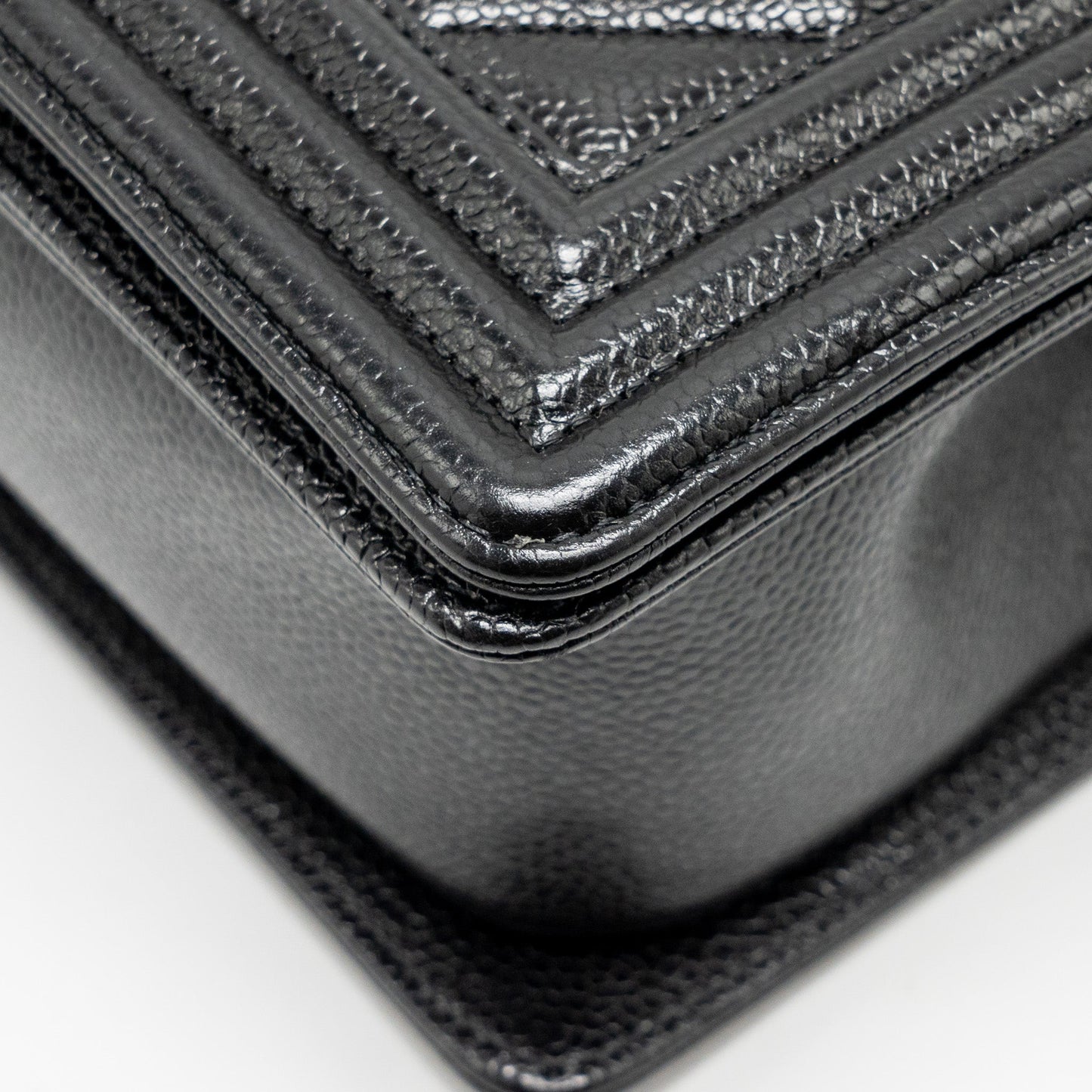 Chanel Chevron Medium Boy Bag caviar black SHW