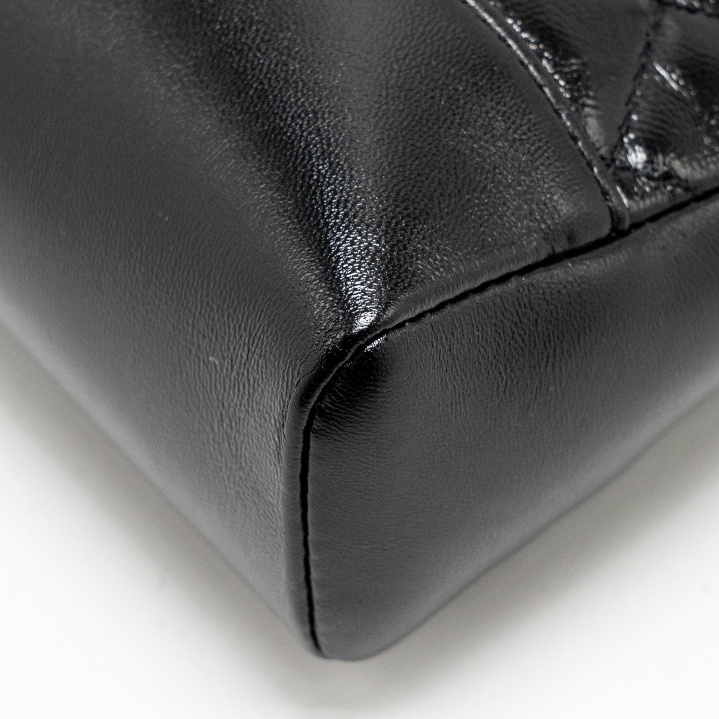 Chanel Mini 31 bag Shiny Calfskin Black LGHW (Microchip)