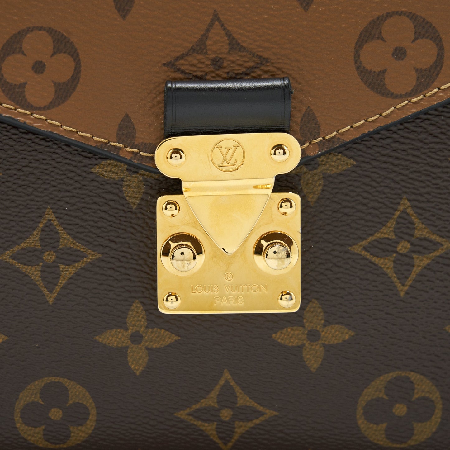 Louis Vuitton Pochette Metis Monogram Canvas