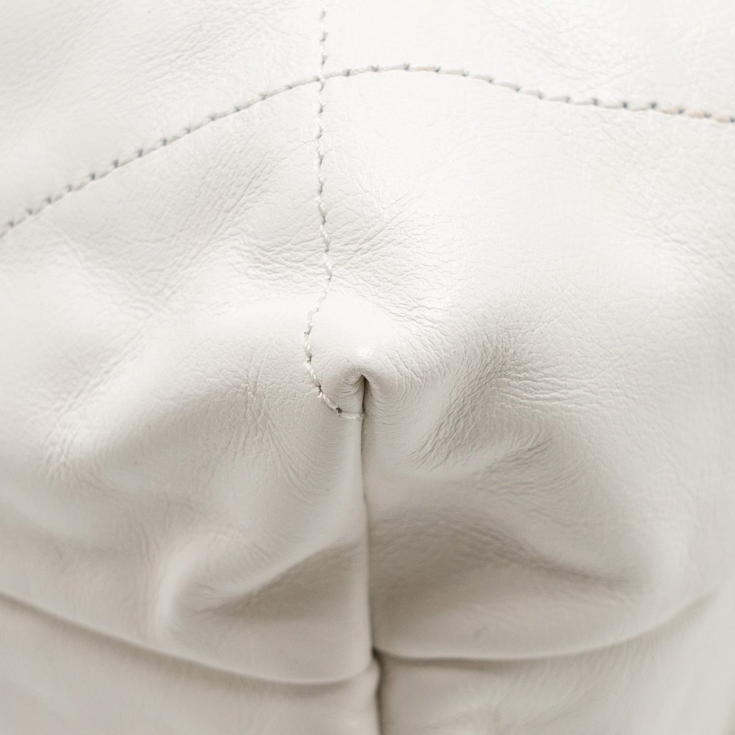 Chanel Large 22 Bag Shiny Calfskin White GHW (microchip)
