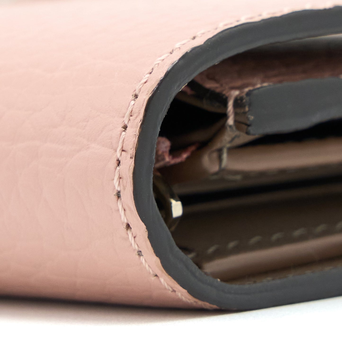 Louis Vuitton capucines Compact Wallet Taurillon Magnolia SHW